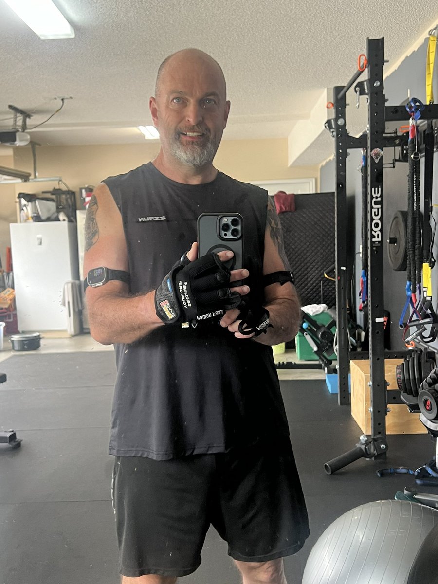 Week 21 done with the conclusion of FBPULL02.1. Could rip the BFR straps off fast enough at conclusion of hammer curls!  #oofah #wehackhealth #thisistheway