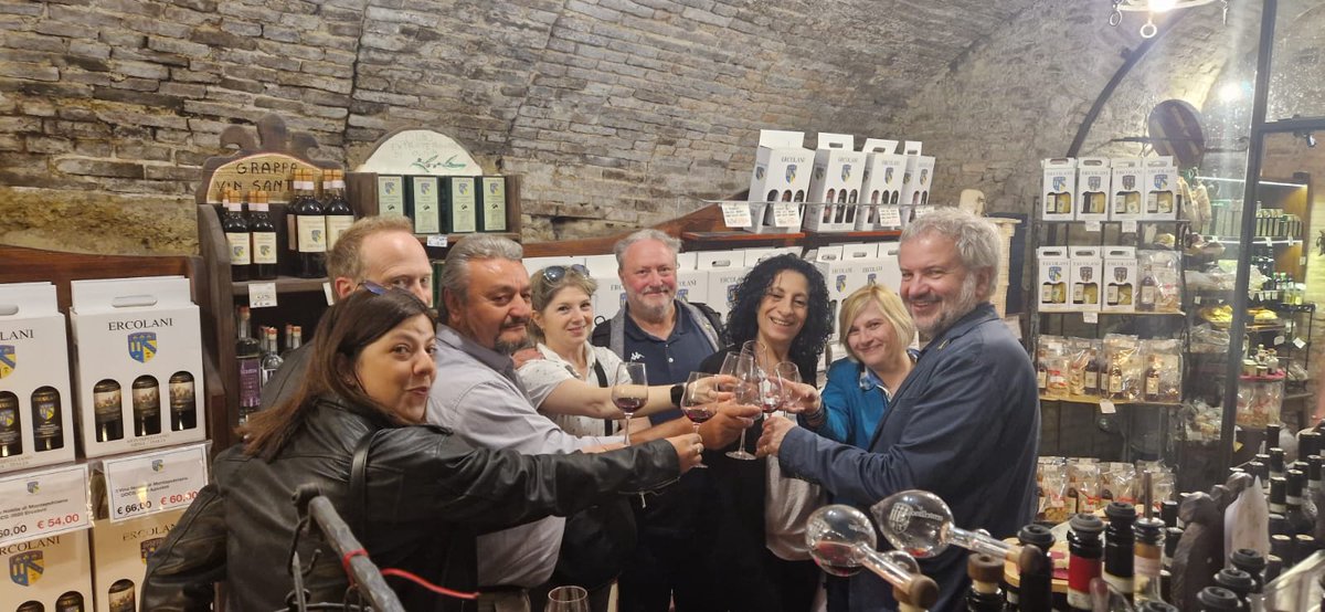 Visita alla cantina Ercoli con i militanti Lega a Montepulciano. #Toscana. Fra poco vi aspetto ad Orvieto.