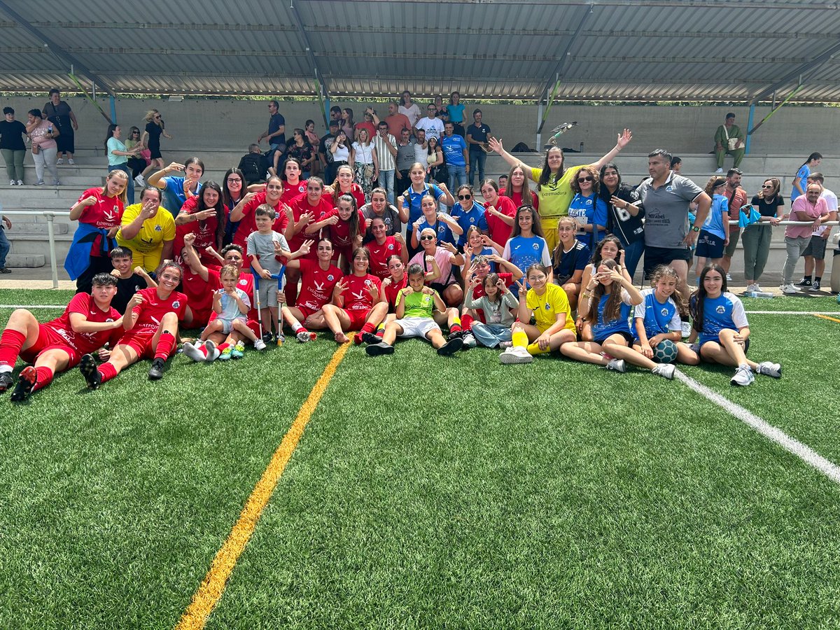 FIN DEL PARTIDO <a href="/CDCORIA/">Club Deportivo Coria</a>
3 - 9 <a href="/CPSANMIGUEL_FEM/">C. P. San Miguel Plasencia Femenino</a> terminamos temporada de récord CAMPEONAS, Invictas (83 Pt. De  85 Pt.) con la  Pichichi Naza (43 gl.)
Temporada para enmarcarla

<a href="/Ayto_Plasencia/">Ayto. de Plasencia</a> <a href="/fernandopgp/">Fernando Pizarro</a> <a href="/isablanco7/">ISA BLANCO</a> <a href="/Junta_Ex/">Junta de Extremadura</a> <a href="/DiputacionCC/">DiputacionCC</a> <a href="/pablomilosa/">Pablo López</a> <a href="/FedExFutbol/">Fexfutbol</a>