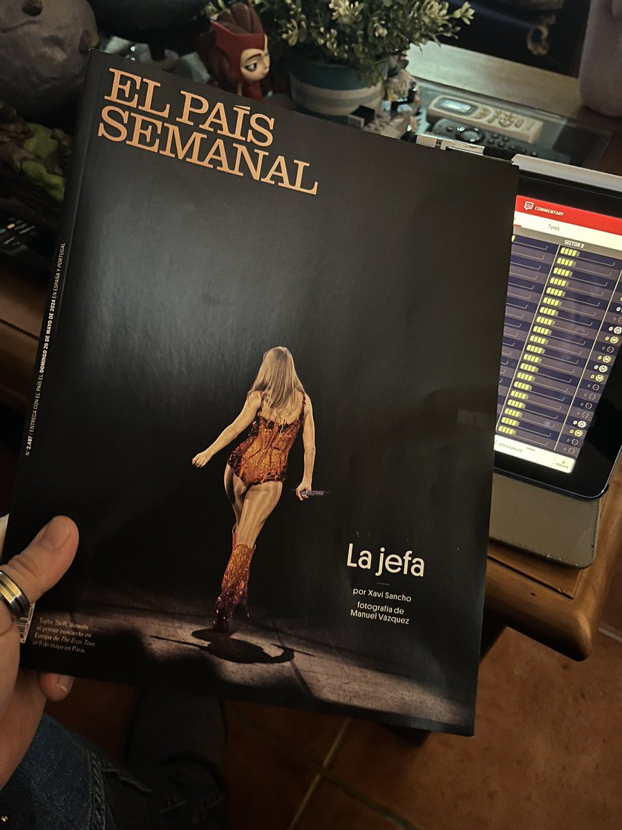 Ana_mz13's tweet photo. La jefa @taylorswift13 😍🧡@taylornation13 se viene Eras Tour Madrid!!!!!🙌 @angmz13 #taylorswift #ErasTourMadrid https://t.co/Lahc2JMkVa