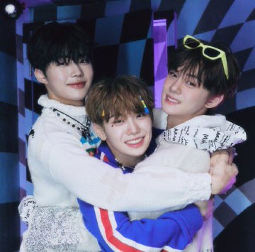 TaeraeTheShow's tweet photo. Sandwich.
https://t.co/9150vAB8h4