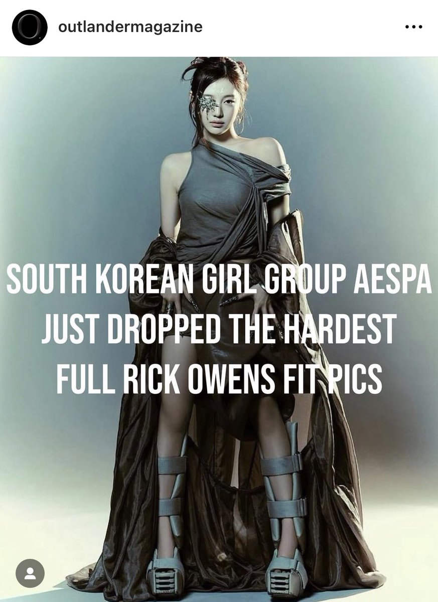 cowboy_phiilip's tweet photo. เมื่อวานกลุ่มแฟชั่นก็แตกแตนอยู่นะ เพราะการที่เอสป้าได้ใส่ RICK OWENS ทุกคนยกเซ็ท ทั้งเสื้อผ้าและรองเท้า นอกจากจะยกระดับ Fashion Statement ของวงแล้ว ยังสื่อให้เห็นว่า Connectionของทีมและชื่อเสียงของวงพาให้สามารถหยิบยืมเสื้อผ้ามาถ่ายงานได้ อนาคตน่าจะได้เห็นอีกหลายแบรนด์ที่เราใฝ่ฝัน https://t.co/kkJ75onxGF
