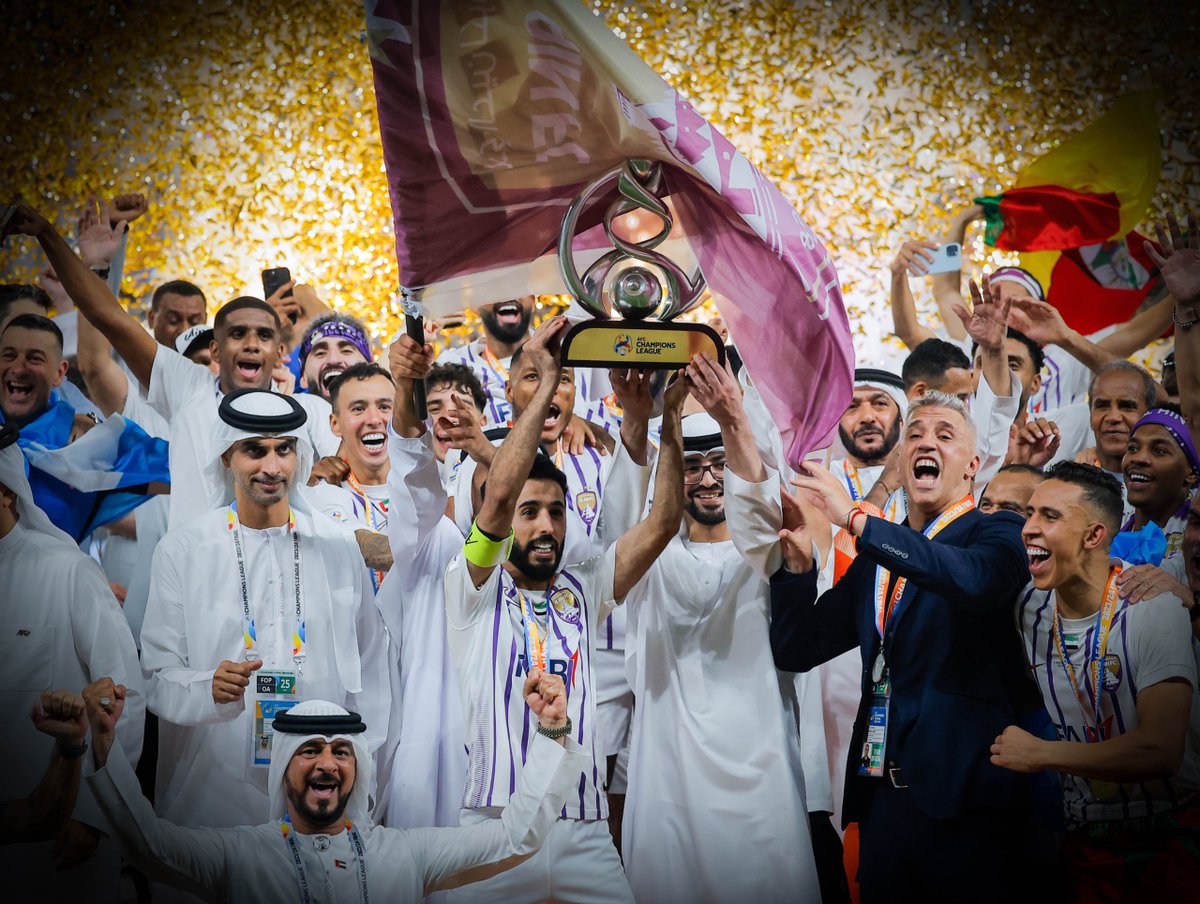alainfcae's tweet photo. الزعيم بطل آسيا 🏆 
الزعيم سيد آسيا ⭐️⭐️ 

#نادي_العين https://t.co/6y2ZqzINHa