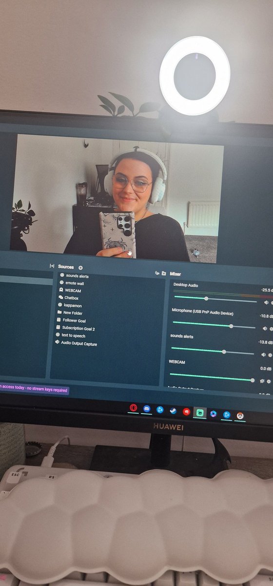 JennyLecter's tweet photo. Going live on twitch! Playing some overwatch on this chilled sunday https://t.co/RUBEcvN8KL #overwatch #TwitchAffliate #Chill https://t.co/IulVCpejSo