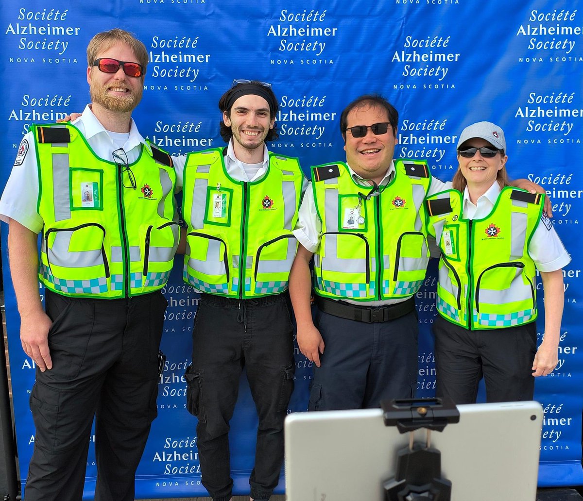 I am volunteering with the St John Ambulance team today for the Alzheimer Society IG Wealth Management Walk for Alzheimer's! #Alzheimer #CommunityService #Volunteers #FirstAid