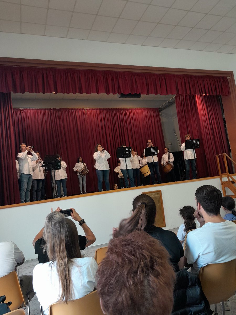Bonfillmoreno's tweet photo. Magnífic concert de la Colla Jove de Dolçainers, en el Marc de la Festa de la Primavera al Recent reformat Casal de #Bitem.
Enhorabona Alcaldessa de Bitem i equip de Junts per Biem, per aquest arranjament tant necessari per aquest equipament. https://t.co/mJ2DTmVNsI