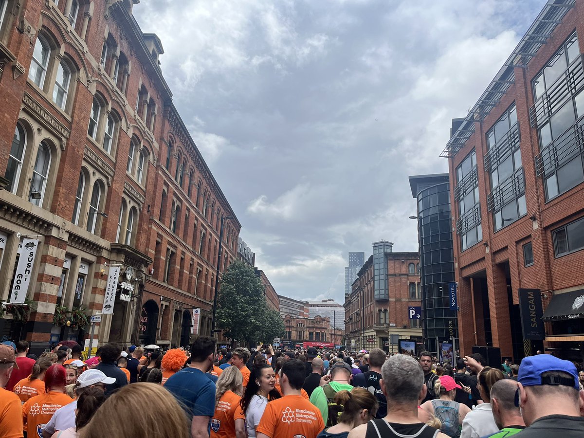 It’s been quite a few months since I’ve run in a race - just about to run Manchester 10k  - love the atmosphere here 😊😍😊😊
