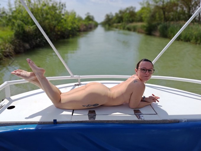 Bonne journ&eacute;e 😘  #laetiluxure #laeti_luxure #holiday #shoiting #milf #milfsexy https://t.co/ByzKaSck<a href="/tag/laetiluxure"class="tags">#laetiluxure</a><a href="/tag/laeti_luxure"class="tags">#laeti_luxure</a><a href="/tag/holiday"class="tags">#holiday</a><a href="/tag/milf"class="tags"><span>#milf</span></a><a href="/tag/shoiting"class="tags"><span>#shoiting</span></a><a href="/tag/milfsexy"class="tags"><span>#milfsexy</span></a>