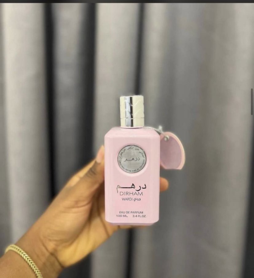 Dirham wardi 

This is a soft,sweet pretty girl scent.  Smell so so good , calm and appealing. 
So affordable and perform so well. 

Price:N16,500
Dm to shop 🛍️