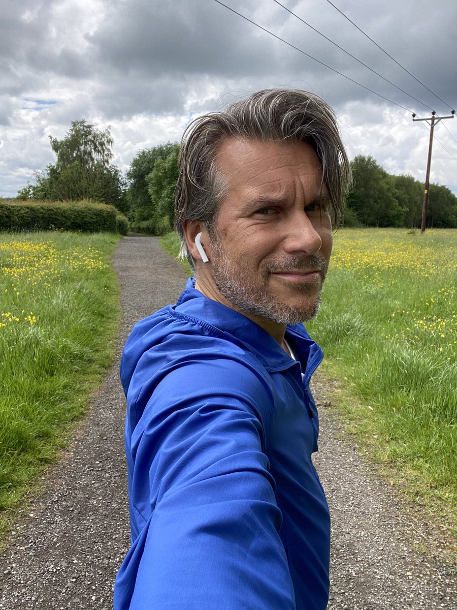 tbwUltraPowers's tweet photo. 𝗦𝗨𝗡𝗗𝗔𝗬 𝗥𝗨𝗡 1️⃣0️⃣
great run, managed to avoid the rain … (another) ten kilometres completed !!
#10k #run #running #justdoit #apple #applewatch #airpods #nike #nikepro #nikerunclub #nikerunning #scienceinsport #uniqlo #thisis51 #motivation #motivational https://t.co/1ohgBvseKK