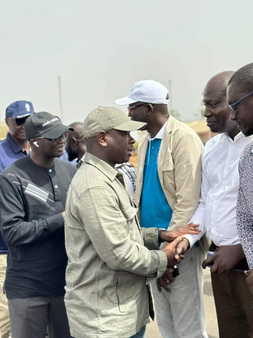 5 ministres ont fait ensemble une descente à kedougou ce matin.
Au programme : Une visite dans la falémé.

J'adore ce format !!