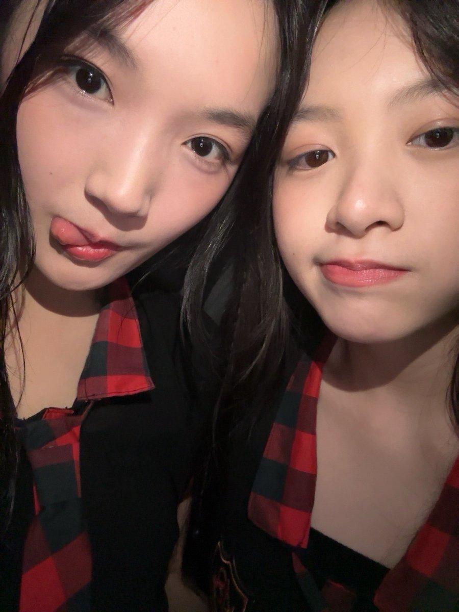 Delynn_JKT48's tweet photo. Thankyou buat show hari inii 🙇🏻‍♀️, makasih juga untuk saran dan masukanya semuaa 🫶🏻🥰
foto sama wimut wibu imut @Lily_JKT48 https://t.co/JZBB7PmSYw