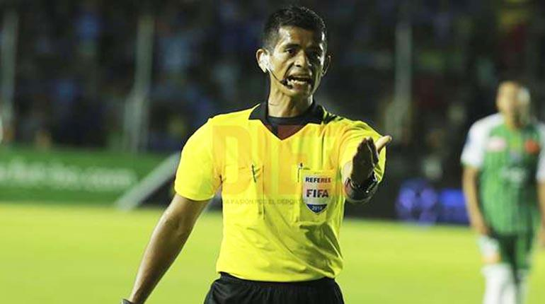Cuatro árbitros bolivianos van a la Copa América shar.es/agtUZa