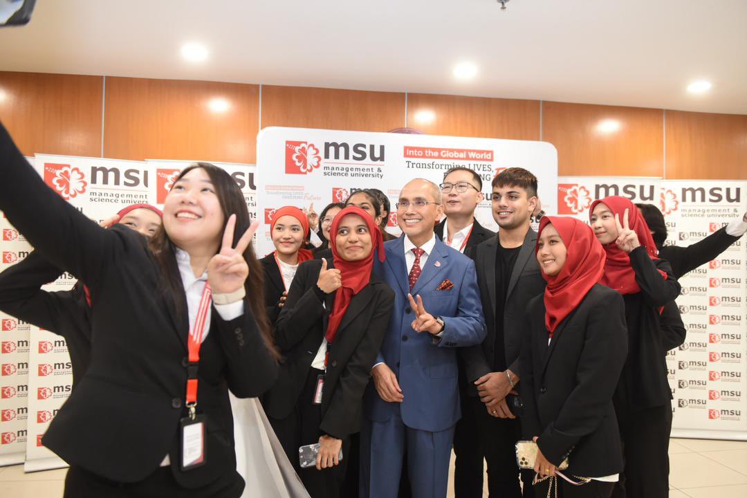 Delighted to send off the Global Leadership Program participants from @MSUmalaysiaFHLS to Airlangga, Indonesia. Gain the international exposure as you share our cultures with those coming on your paths. Have a meaningful trip #MSUrians! @MSUGlobalAffair