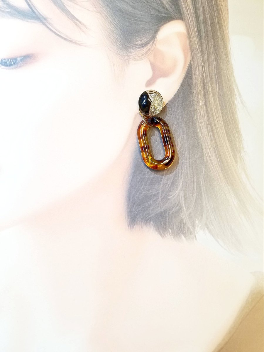 LiKA_HANDMADE_'s tweet photo. 前回の一縷の望み宣伝をお二方がリツイしてくださった影響がまだあって
もう本気でありがたいです😭
@TxUDEr1F9KJ4pvm 様
@fushime_ceramic 様
おそらくラスト更新になるガラスペイントの耳飾り、
画像の４点を本日23:00~5/31までの販売です🙏
気になった方はぜひ😭
https://t.co/qOOb23p4e1 https://t.co/mmtRFKzE2t