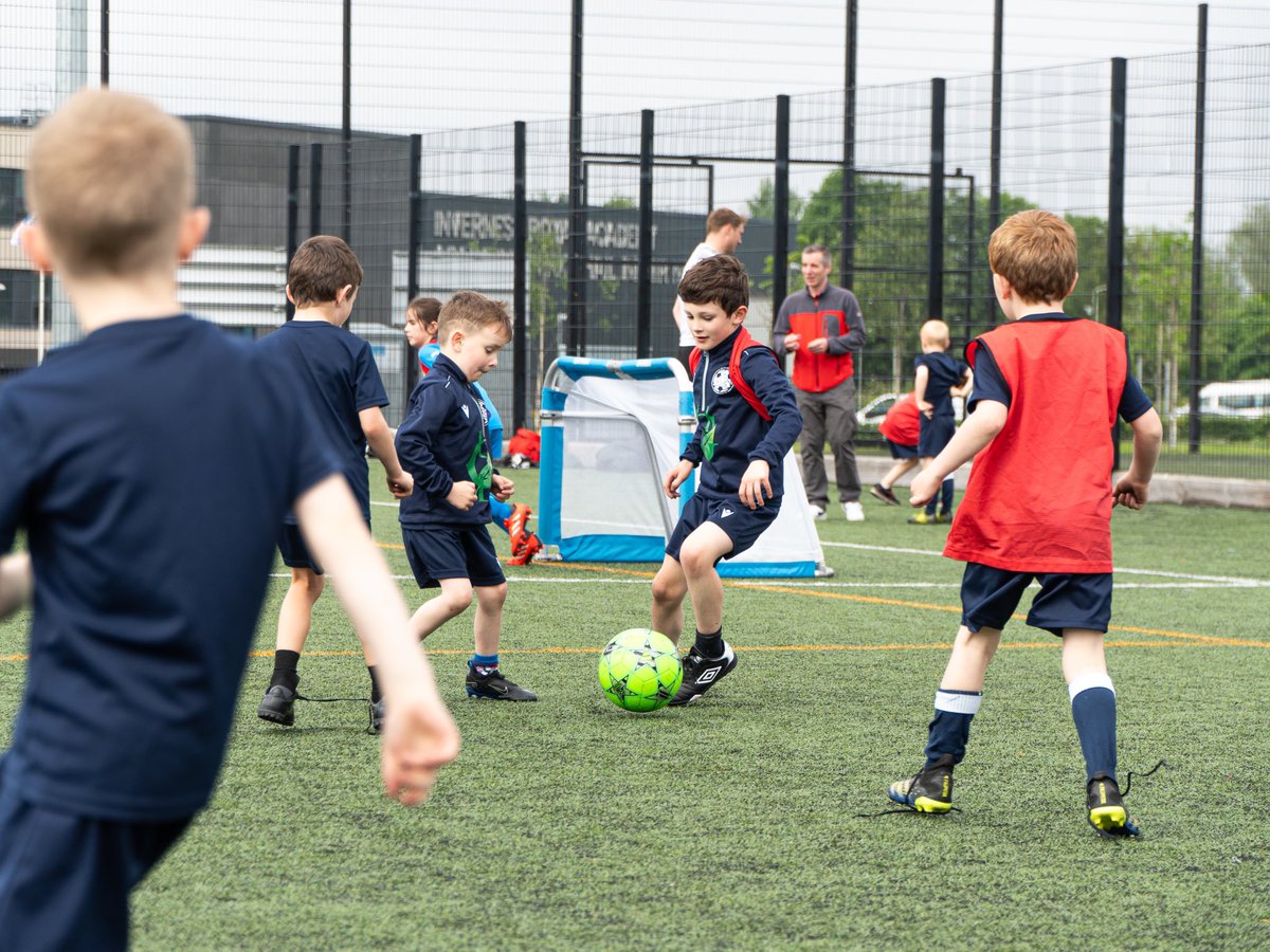 FCSonas2020's tweet image. We celebrated the @ScottishFA week of football with a special gift from a local hero. 

Thank you and good luck to Ryan Christie at the Euros from everyone at FC Sonas.🏴󠁧󠁢󠁳󠁣󠁴󠁿⚽️

#GàidhligIsOurGoal #GetOutsideGetInvolved