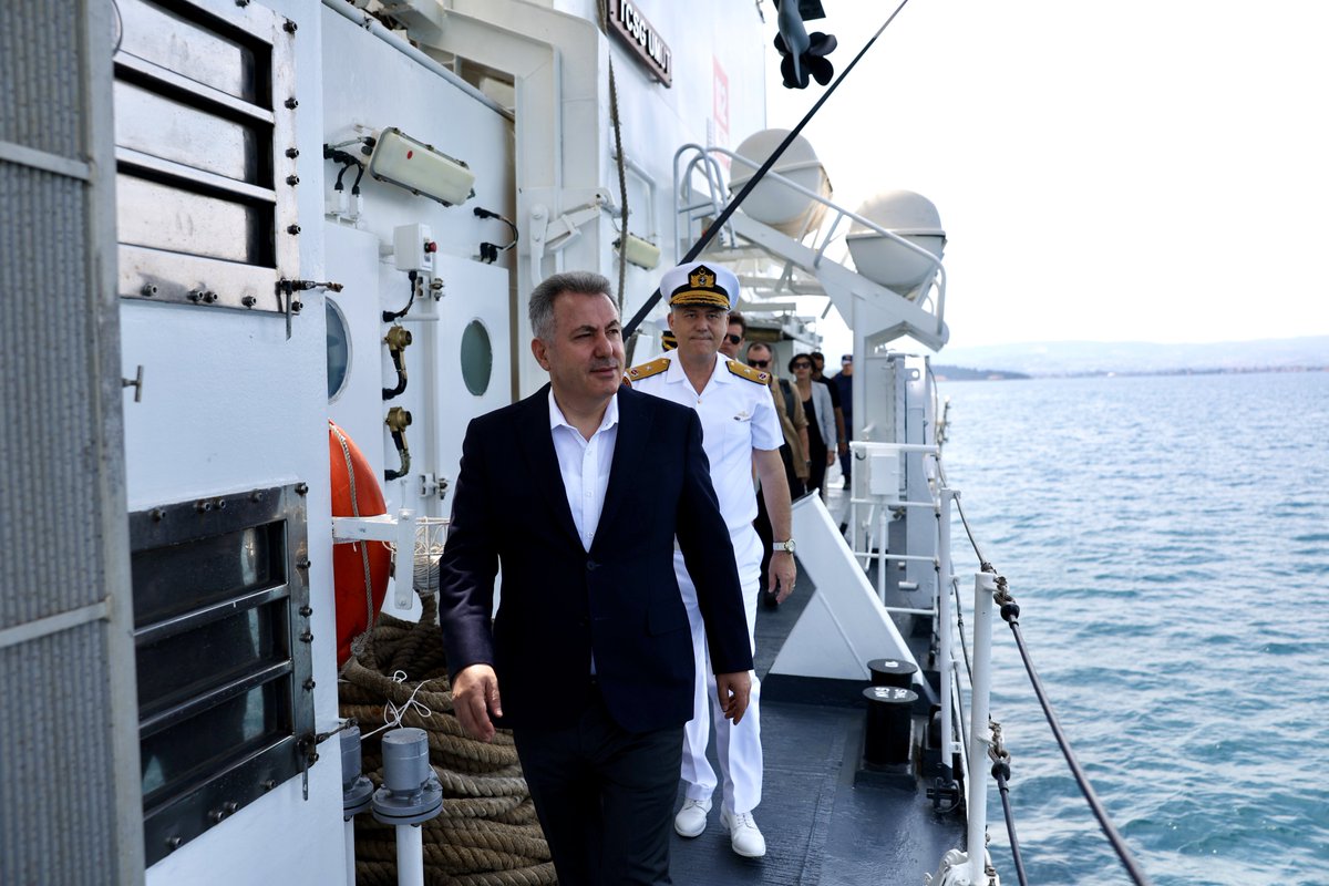 drsuleymanelban's tweet photo. Sahil Güvenlik Ege Deniz Bölge Komutanlığı bağlısı TCSG-Umut Korveti’ni ziyaret ettik.⚓️

Yapılan çalışmalara ilişkin bilgi alarak incelemelerde bulunduk.🇹🇷 https://t.co/ejK91qbRNo