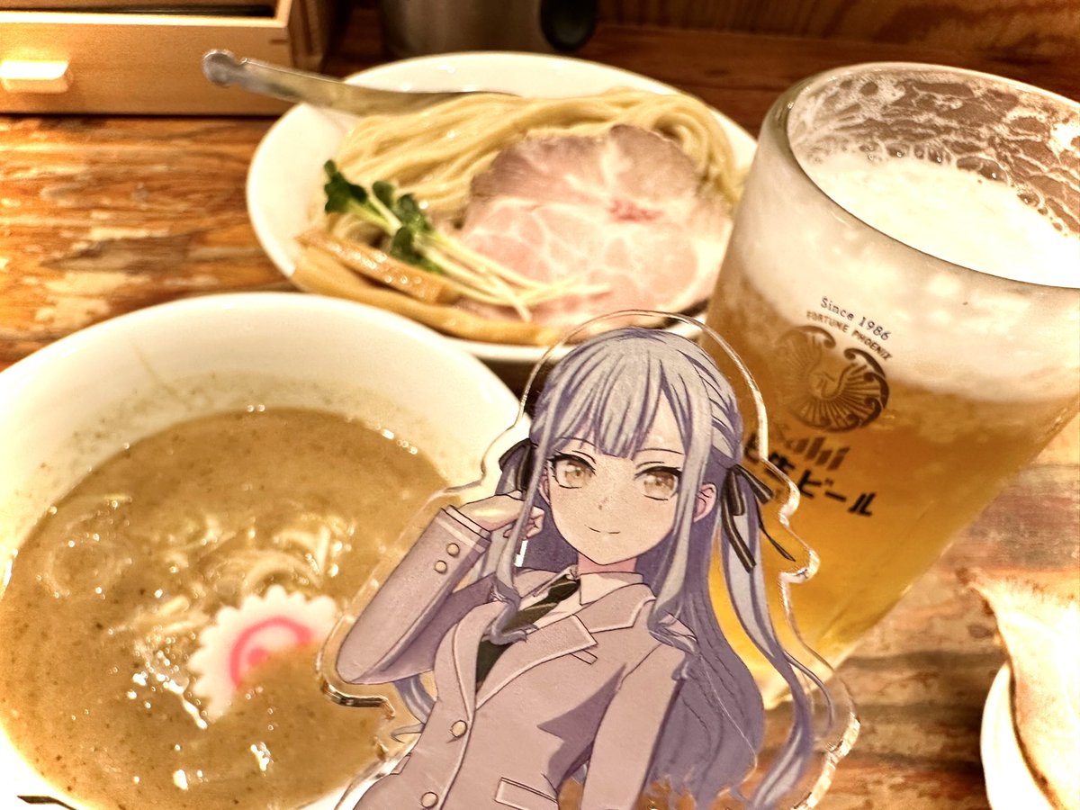 ライブ後の酒とつけ麺の為に生きていますわ！