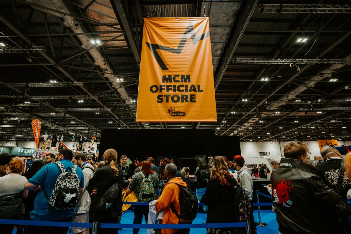 Last chance to fill your bag of holding with our exclusive MCM merch! 🤩👚 Oh, and don't forget to pick up your pre-orders before you leave today at the Official MCM Store at S630 between S3 and S4.