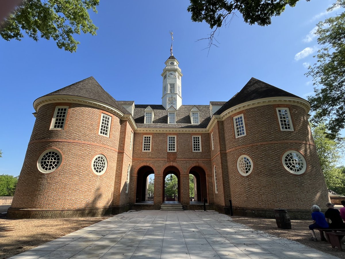 It’s another stunning (but hot) day in Virginia! We’re starting our tour at the Capitol Building. <a href="/RMSortn/">Robertsville Middle</a> <a href="/ORSchools/">Oak Ridge Schools</a>