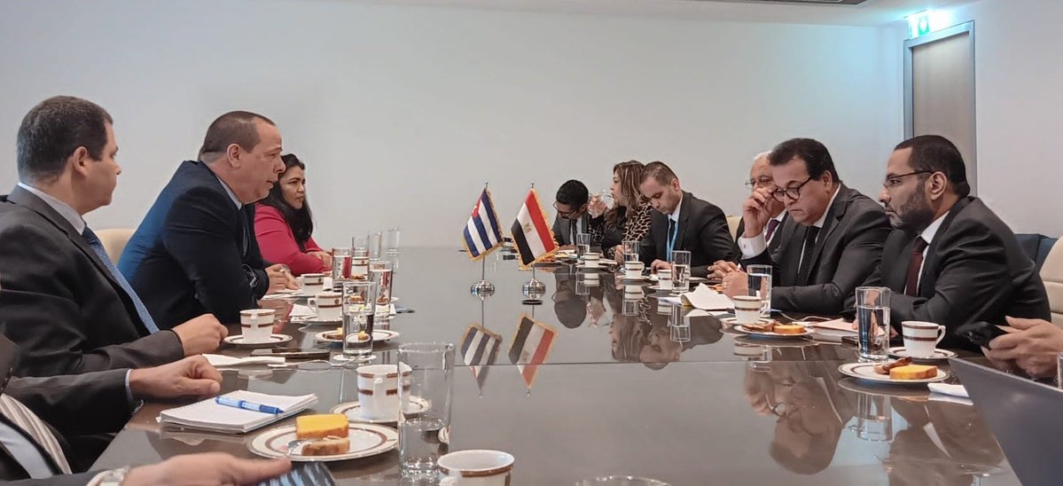 🇨🇺 En diálogo con el ministro de #Salud de Egipto, Khaled Abdel Ghaffar, este domingo, en Ginebra, ratificamos la voluntad común de fortalecer los nexos de cooperación y respaldar la continuidad de los acuerdos firmados durante su reciente visita a #Cuba.