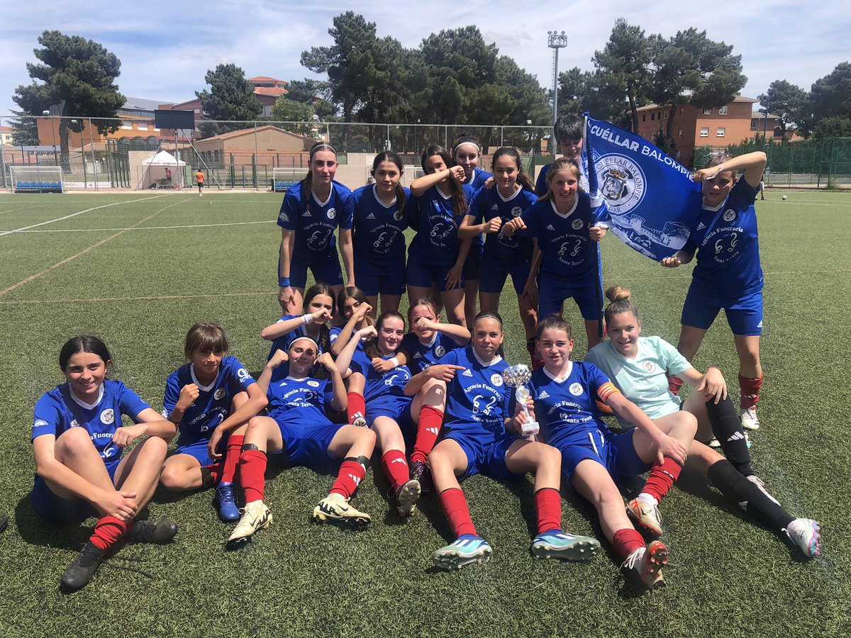 🏆 💙Nuestro senior femenino se adjudica la <a href="/ArevaloCup/">Torneo Arevalo Cup</a> 
Cuéllar 0-0 Arévalo  (victoria 3-1 en penaltis)
Cuéllar 1-0 Espinar Arlequin
⚽️ Emma
🙌🏻 Gracias por la invitación a este triangular 🙌🏻