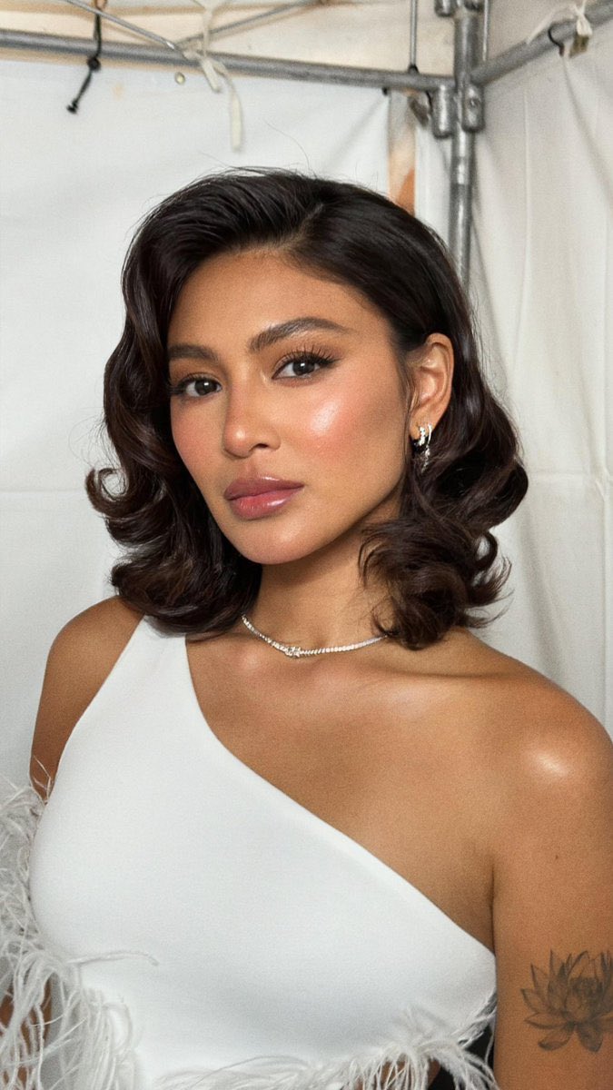 Nadine Lustre is beauteous in newly shared photo.