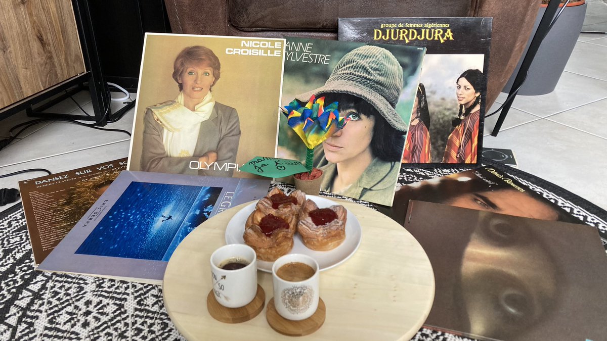 Petit tips fête des mères: 
⚠️Ne marche que sur les mamans amatrices de vieilleries⚠️

Le jour J ( que vous avez complètement oublié de préparer ), emmenez là dans une brocante et donnez lui carte blanche.
Résultat garanti ⤵️ Meilleur cadeau après les créations des bambins.