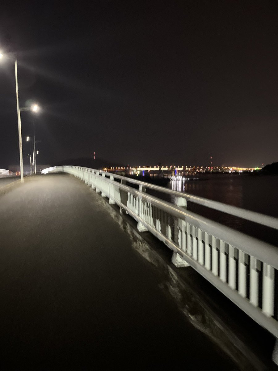 明日からまた月曜日が始まりますね🥹
週末暴飲暴食しすぎたのでウォーキング🚶‍♀️
なのに暑すぎて途中アイス買って食べたよ
まじ歩く意味…
来週は5月30.31日18:00～23:00出勤してます🌱
お待ちしてますね😉