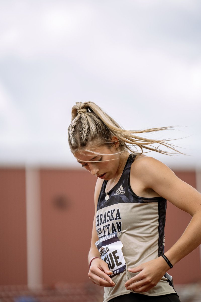 bella_hogue's tweet photo. 10 years of pre race jitters and hard practices, yet I’d do it all again just to have one more race.

Thank you, track and field, for the people, the memories, and all the feelings. 

Here’s to knowing there’s more to life than running !! :) https://t.co/KvwjS1p7Vy