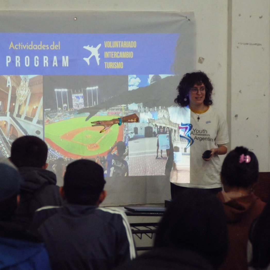 La Fundación CIFHA (Centro de Investigación Fotográfico Histórico Argentino) viajó al #Chaco para llevar a cabo un proyecto educativo y de formación con más de ochenta #adolescentes de la #comunidad #Qom, que contó con el apoyo de la Embajada de los Estados Unidos en #Argentina.