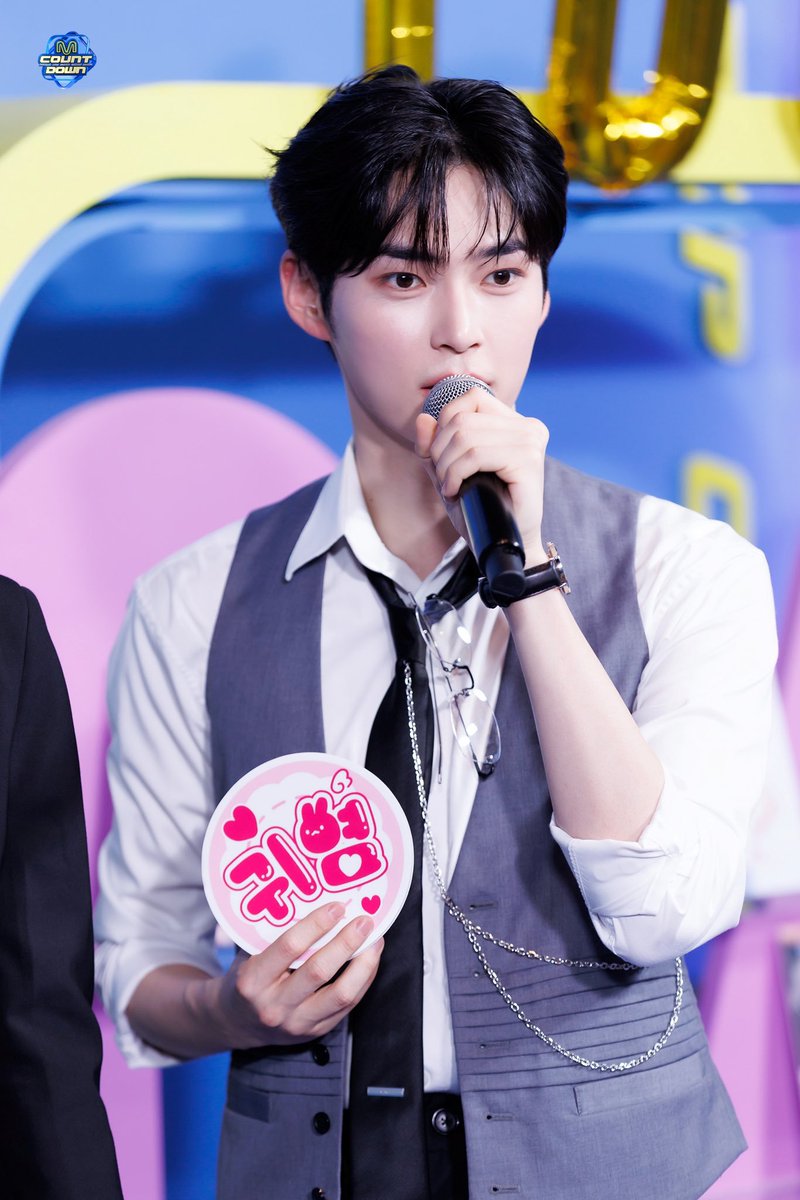<a href="/BuBiBo_sub/">BBB sub ୨୧</a> waktu kebersamaan kita kan? soalnya kalo bisma iya, menikmati banget 🥺 bisma mau berterima kasih juga buat semuanya yang udah jadi anak yang baik buat the bunnies, rasanya 30 hari pun enggak cukup kalo itu bareng sama kalian. tapi tenang aja, abis ini kita tetep temenan, oke? 🥺