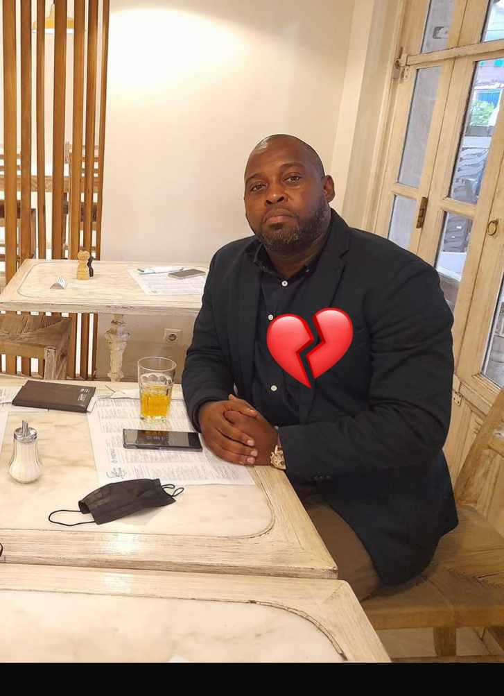 La famille SAKOMBI,MOSIKWA et le Ministre @molendosakombi ont la profonde douleur de vous annoncer la mort de leur fils et frère Junior MOSIKWA SAKOMBI, mort survenue ce 26 mai à Kinshasa de suite à un accident de circulation. Paix à l'âme de l'illustre disparu.