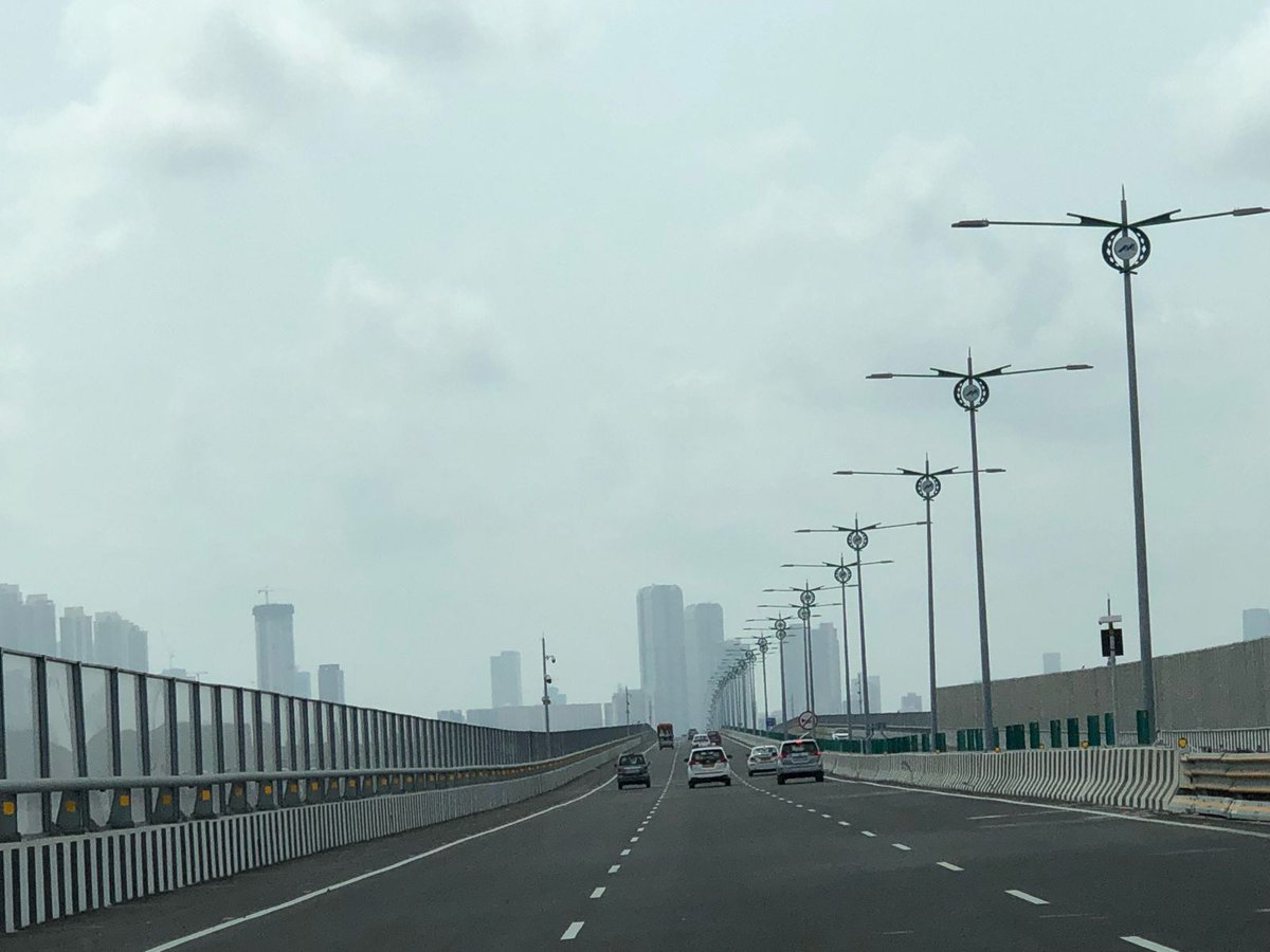 What a marvellous beauty the Atal Setu is.....Had a lovely  morning drive on the Trans Harbour Link...to and fro trip to SoBo...
The beautiful SoBo skyline from Atal Setu ...