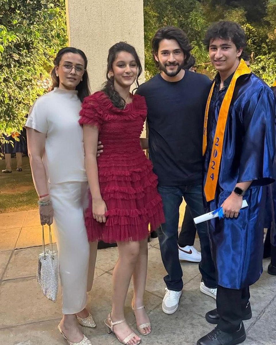 Congratulations #GauthamGhattamaneni 💐 For crossing the most important milestone of your life and becoming a Graduate❤️ Congratulations to the Proudest parents, Super Star @urstrulyMahesh & #NamrataShirodkar garu Lovely moment for the family !!