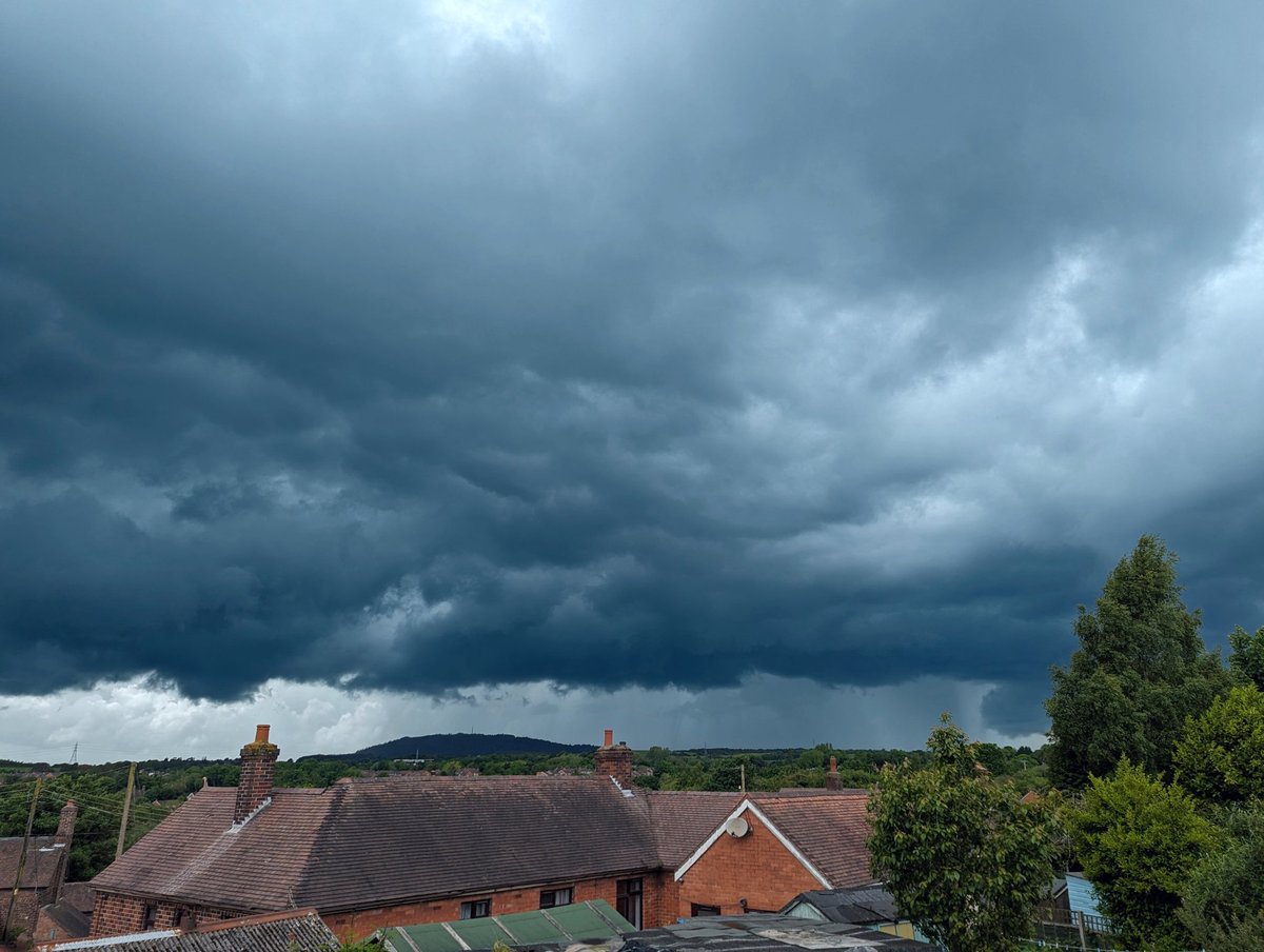 Thunderstorm over Telford just now.⚡ #loveukweather