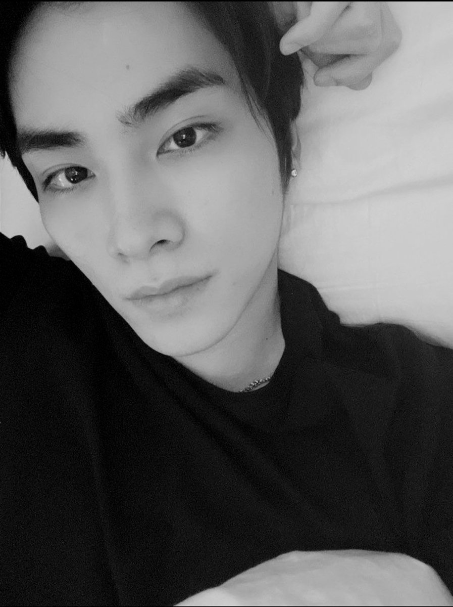 BYL00CJ's tweet photo. #BYLGRAM
Aproveitando meu diazinho de folga ficando de preguiรงa na cama โจ๐ https://t.co/pOJU7R5Yws