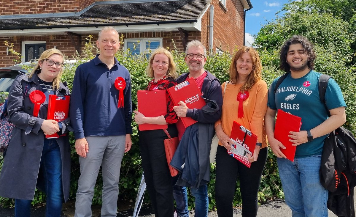 RachelEden's tweet photo. Fantastic to be out campaiging for our candidate @livbailey with @REDCaversham, @MattRodda and many more today - change is coming. #BackBailey https://t.co/rQ8SDL95D6