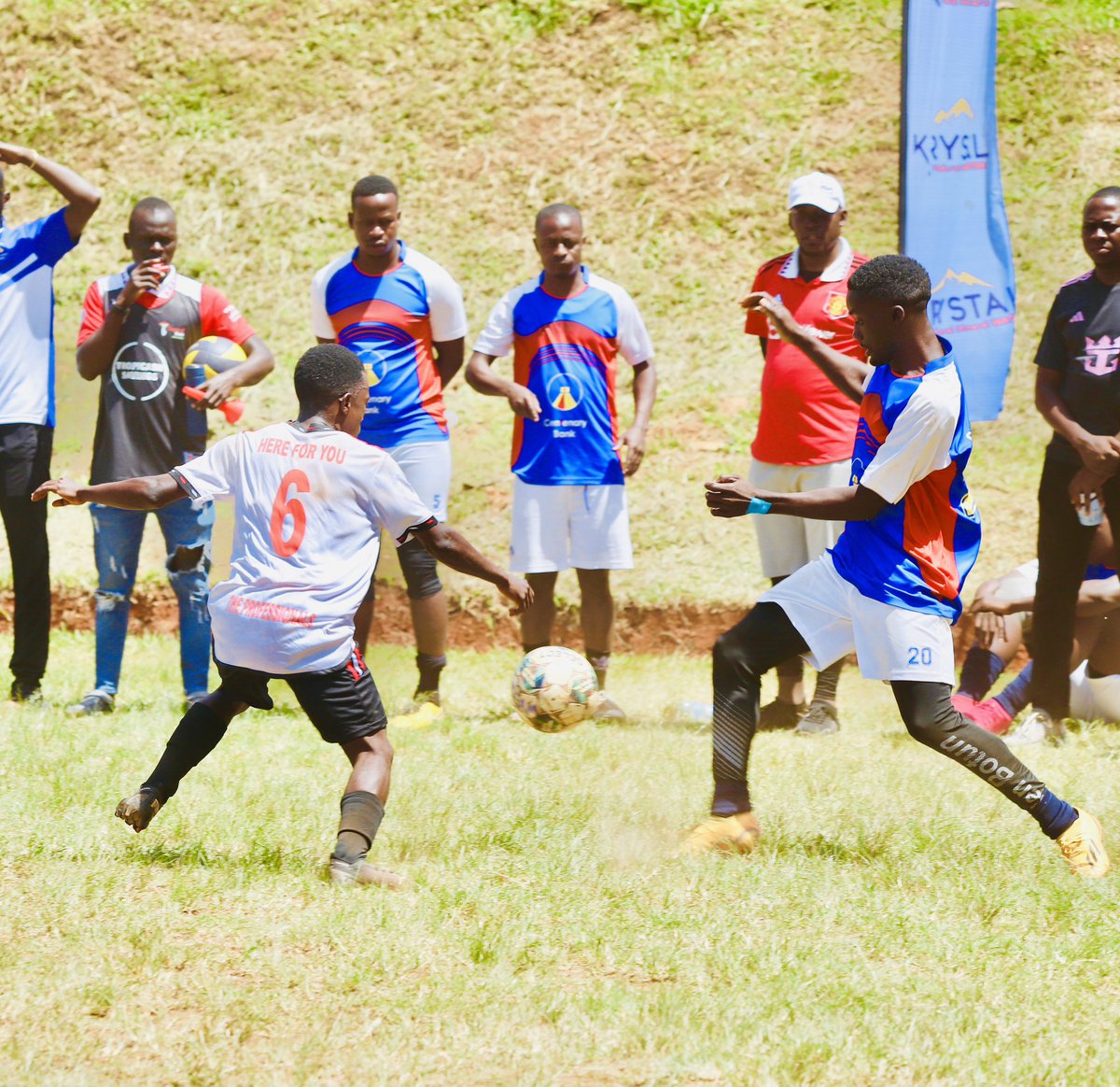 Tropical Bank conquered Centenary Bank (3-1) in the Corporate Sports Network football match at MUBs sports ground, Nakawa
#NetworkingThroughSports #corporateSportsnetwork
@corporates256 #Hereforyou