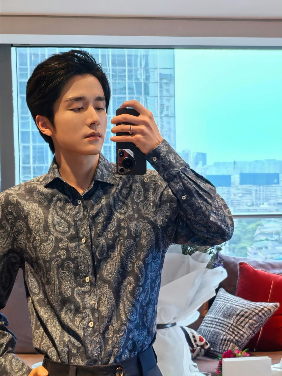mandarinfess's tweet photo. [Nihao] Zhang Xincheng as kokoh PNS kita... kaya lagi pake Batik Korpri bang
https://t.co/lgH0S6Ngss