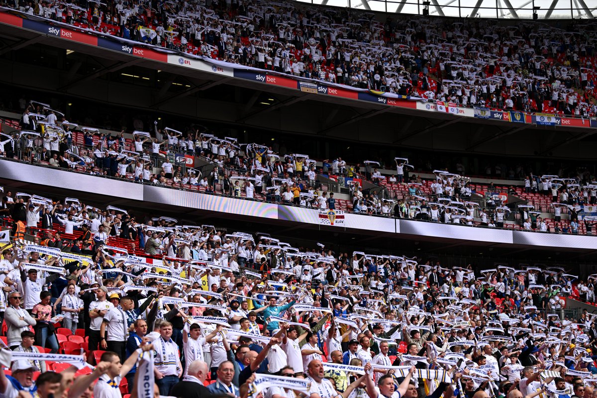 An electric atmosphere inside Wembley ⚡️