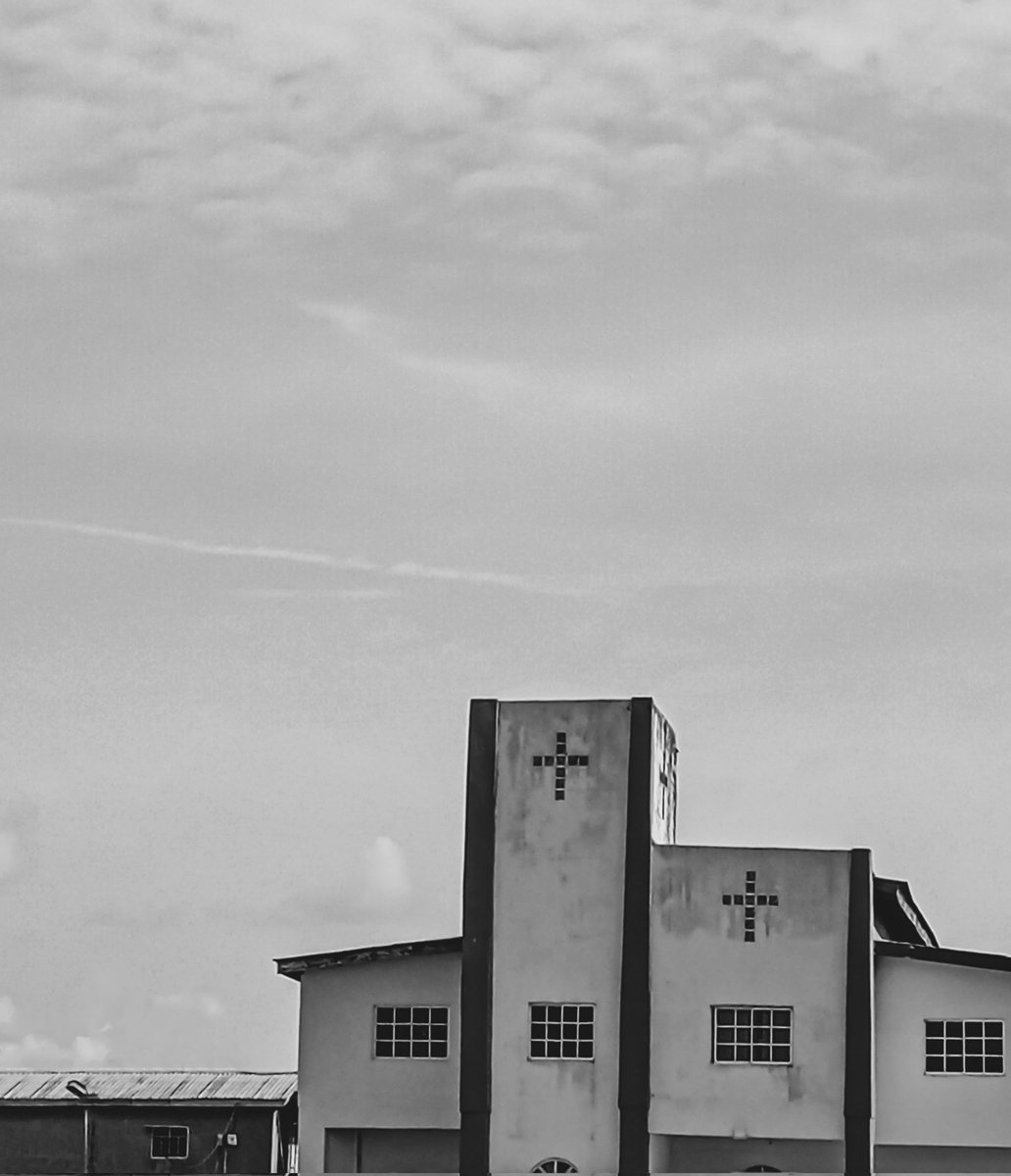 aclear_shot's tweet photo. Happy Sunday guys!!!⛪⛪
Shot on @XiaomiNigeria Redmi13c
Which frame do you like best? Let me know in the comment section
#aclearshot #mobilephotography 
#photography #picoftheday #happysunday #sunday #church #street #streetphotography #lagosstreets #lagos #naturephotography https://t.co/INBjc1wEBk