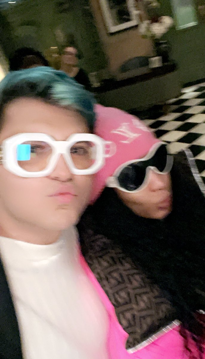NavidSole's tweet photo. @NICKIMINAJ sis see you tonight at Birmingham @NICKIMINAJ ❤️❤️❤️ https://t.co/7a2CAb0qMx