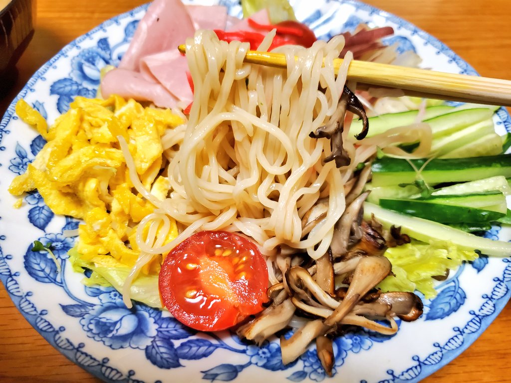 今日のご飯は♪( ´▽｀) 冷やし中華♪😊 ゴマサバ♪✨定番お味噌汁☀️ 美味しく頂きました♪😂👍️ #嫁飯 #嫁の料理 #おうちごはん #夜ご飯 #夜ごはん