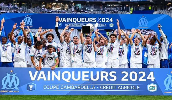FandeLOM93100's tweet photo. #Gambardella #Minots #OM #Longoria #TeamOM https://t.co/9xdp7SyjDi