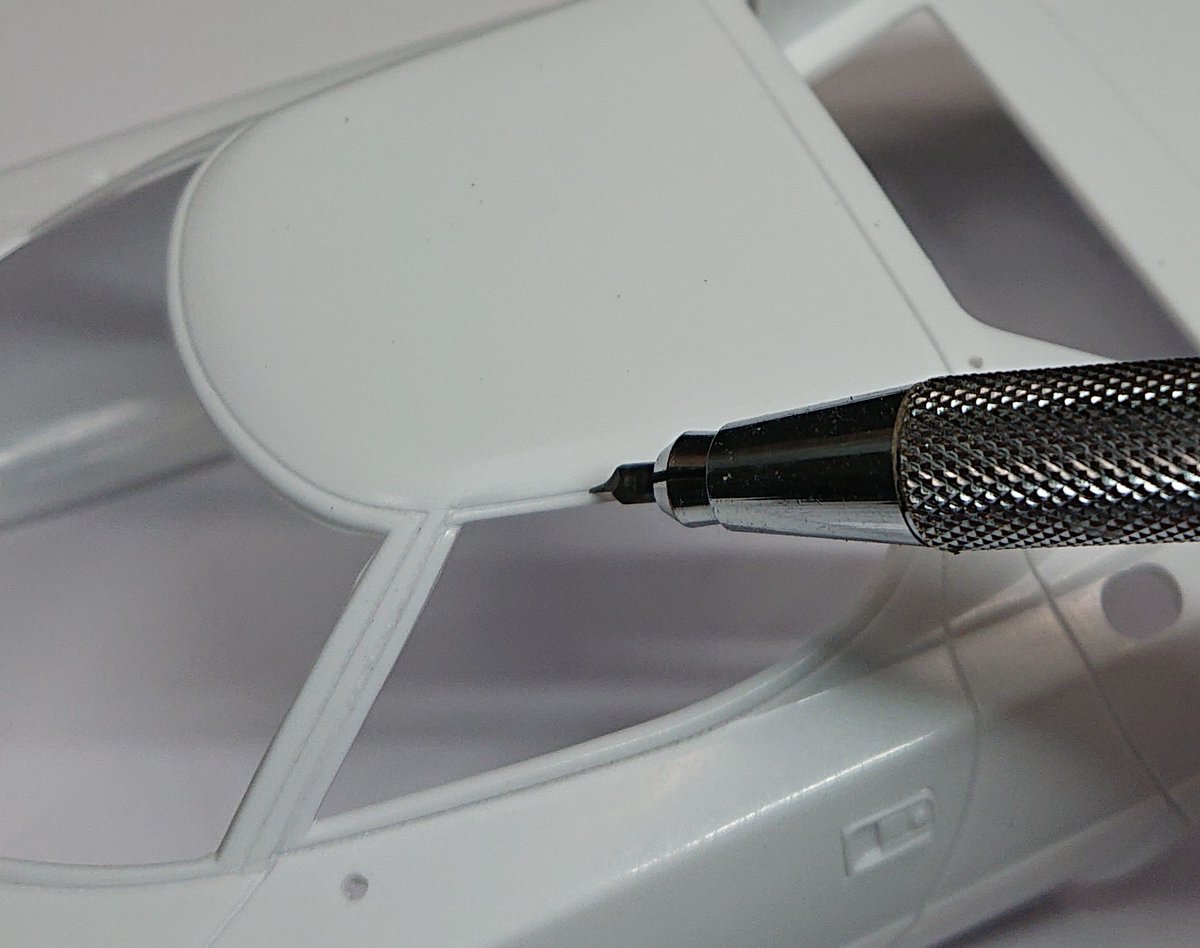 SOF_Shizuoka's tweet image. ハセガワのランチア ストラトスはリトラをあらかじめ一体化しました。各部のパネルラインはあさめなので開口部は0.25mm、それ以外は0.2mmで彫り直しました。#2mgandini