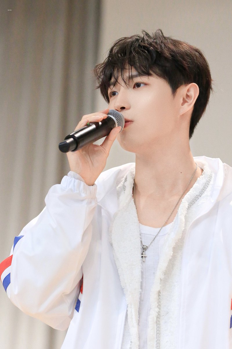 etc527's tweet photo. #윈드의_명창강아지_태어났짼
#HAPPY_JAEHWAN_DAY https://t.co/i4XdgQ2fiR