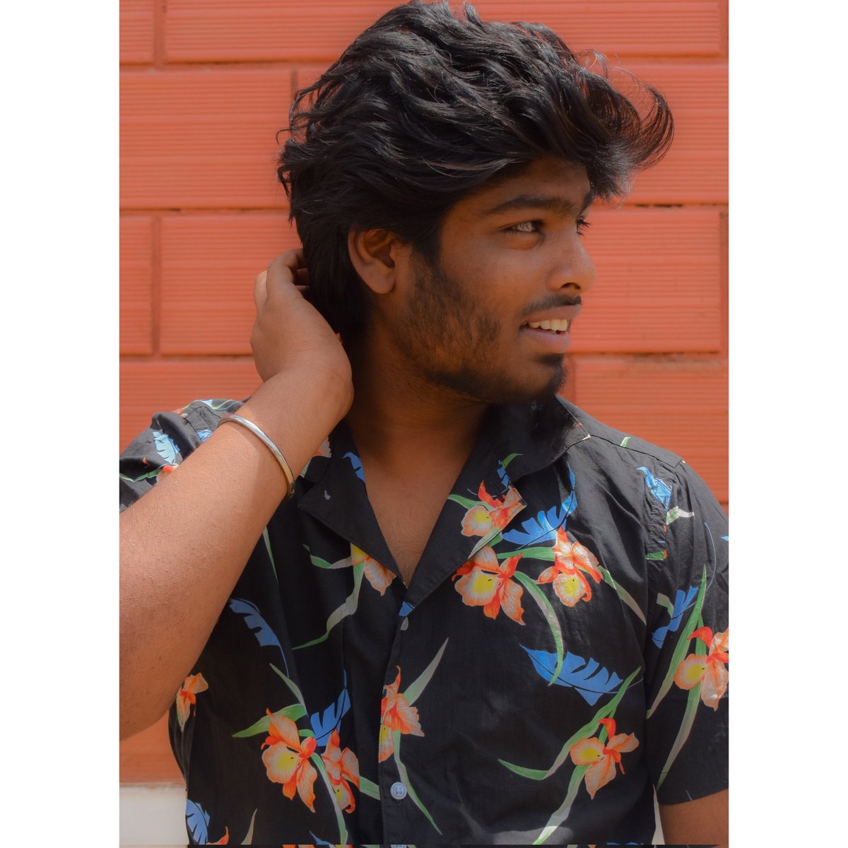 SRIRAM_JR_10's tweet photo. #NewProfilePic https://t.co/zlyhrl6OZH