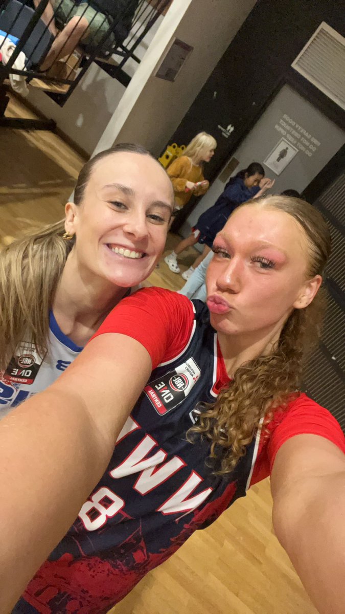 Emily Saunders (@emilysaunders31) on Twitter photo <a href="/YSUWomensHoops/">Youngstown State WBB๐ง</a> ๐ค Australia ๐ Two guins hoopin down undaaa, love my Lil ๐ซถ๐ผ๐คญ #BFG <a href="/YSUWomensHoops/">Youngstown State WBB๐ง</a> ๐ค Australia ๐ Two guins hoopin down undaaa, love my Lil ๐ซถ๐ผ๐คญ #BFG