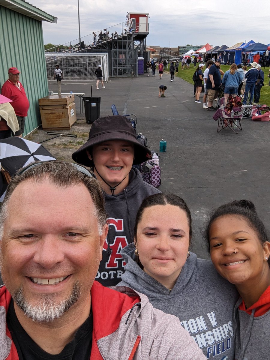 CdgaThrows's tweet photo. Sectionals was a great day for CA Thrower Nation!  End of season for many but still a big PR for Air in discus!  Great job everyone.  I am honored to coach you all and so very proud of all the behind the scenes work you do each and every day.  #CATrack #CanandaiguaProud https://t.co/qyRrBEMAdr